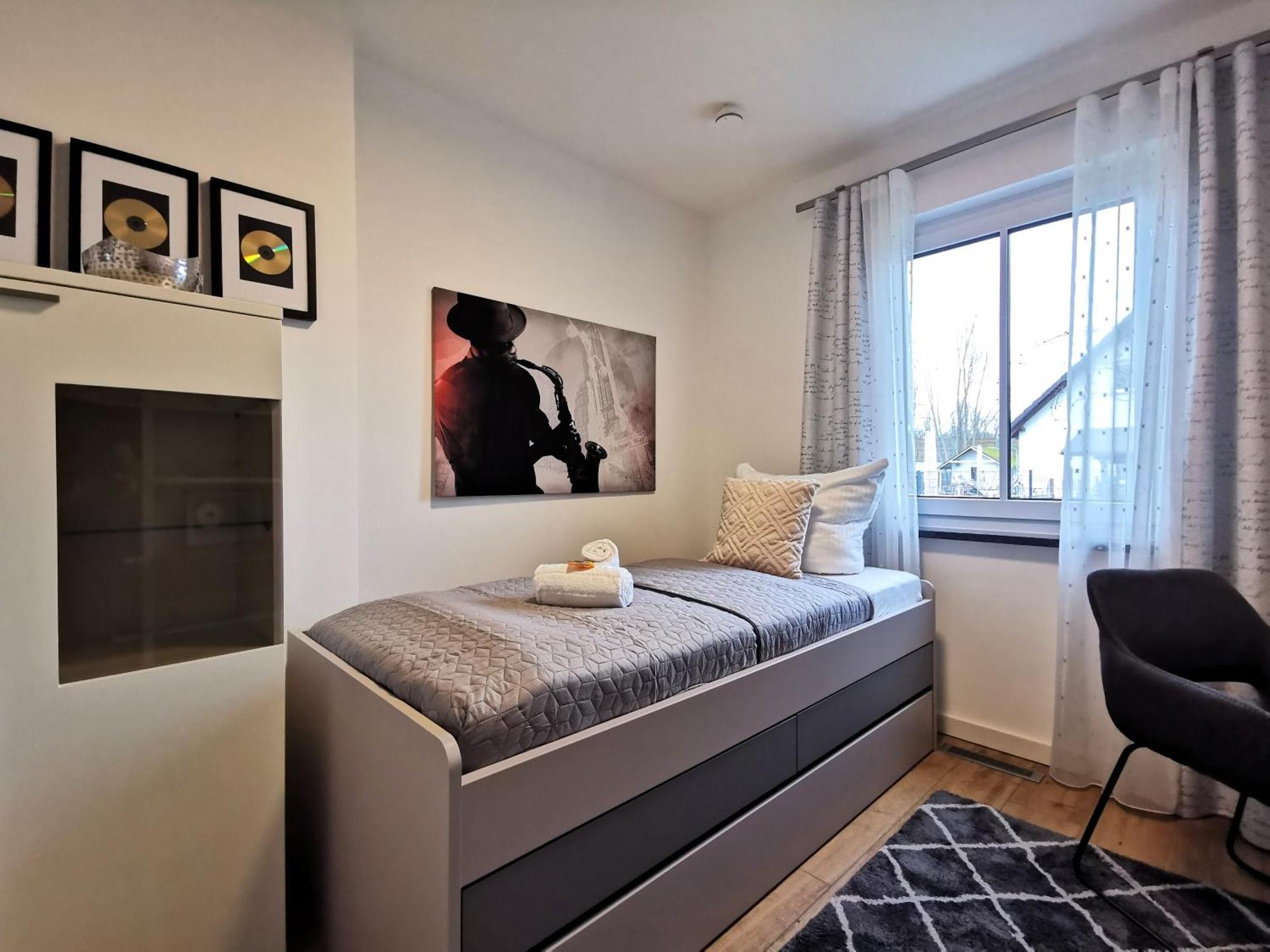 Bohnapartments Luxury Villa Berlin - 210Qm - Wintergarten - Kamin - 4 Kostenlose Parkplaetze - 6 Schlafzimmer - Neubau - Luxusausstattung Birkenwerder ภายนอก รูปภาพ